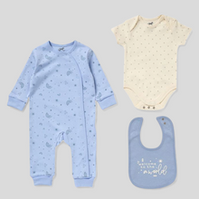 Load image into Gallery viewer, Baby blue onesie, cream bodysuit with star pattern, and blue bib. Cothes gift set for baby boys.