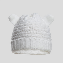 Load image into Gallery viewer, White knit baby beanie