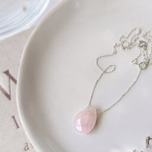 Load image into Gallery viewer, 925 Sterling Silver & Rose Quartz Rain Drop Delicate Necklace