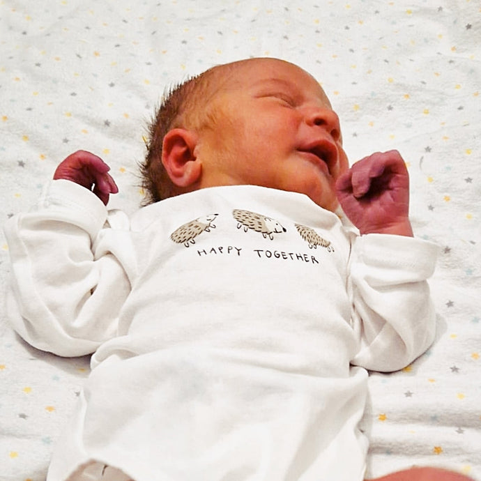 Life with a Newborn: The Joys and Challenges of the First Few Weeks