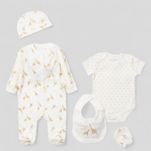 Load image into Gallery viewer, Baby giraffe themed clothing gift set with onesie, bib, mittens, bodysuit and hat 
