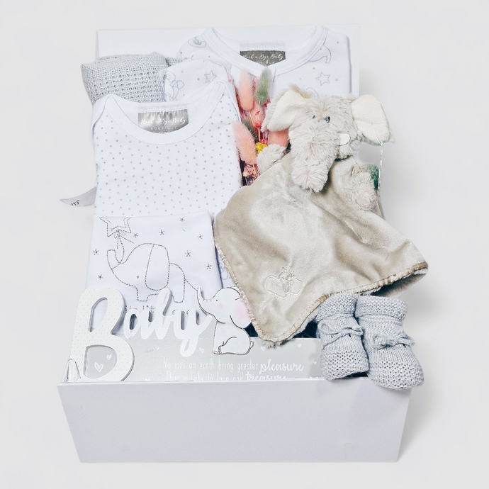Sweet Bundle new baby gift hamper for baby shower