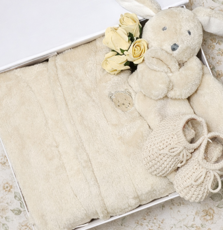Baby shower gift hamper neutral tones