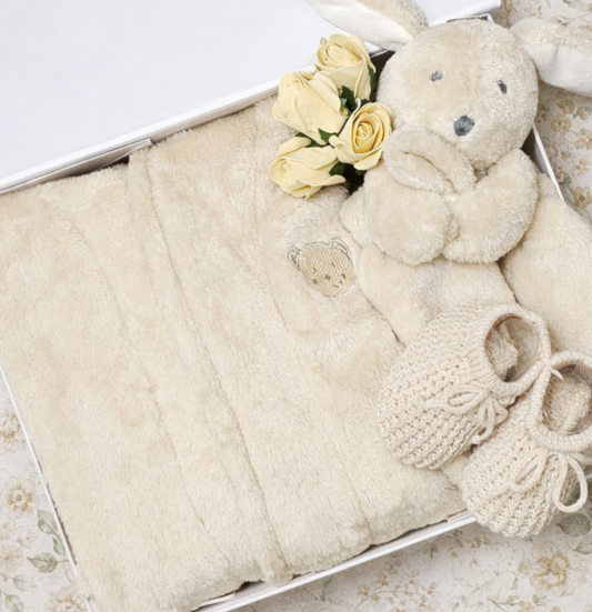 Baby shower gift hamper neutral tones