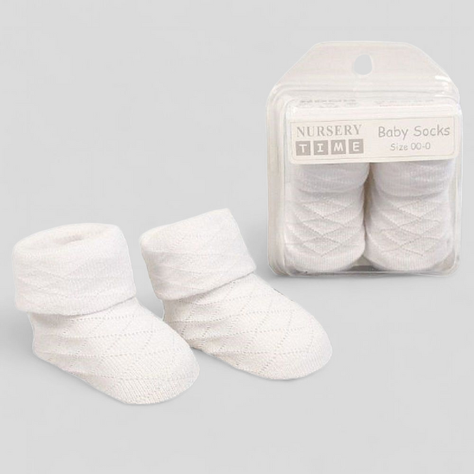 White newborn baby socks with diamond design in gift box
