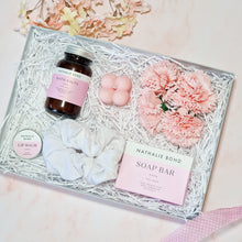 Load image into Gallery viewer, Ema and Boo Luxury Pamper Hamper

