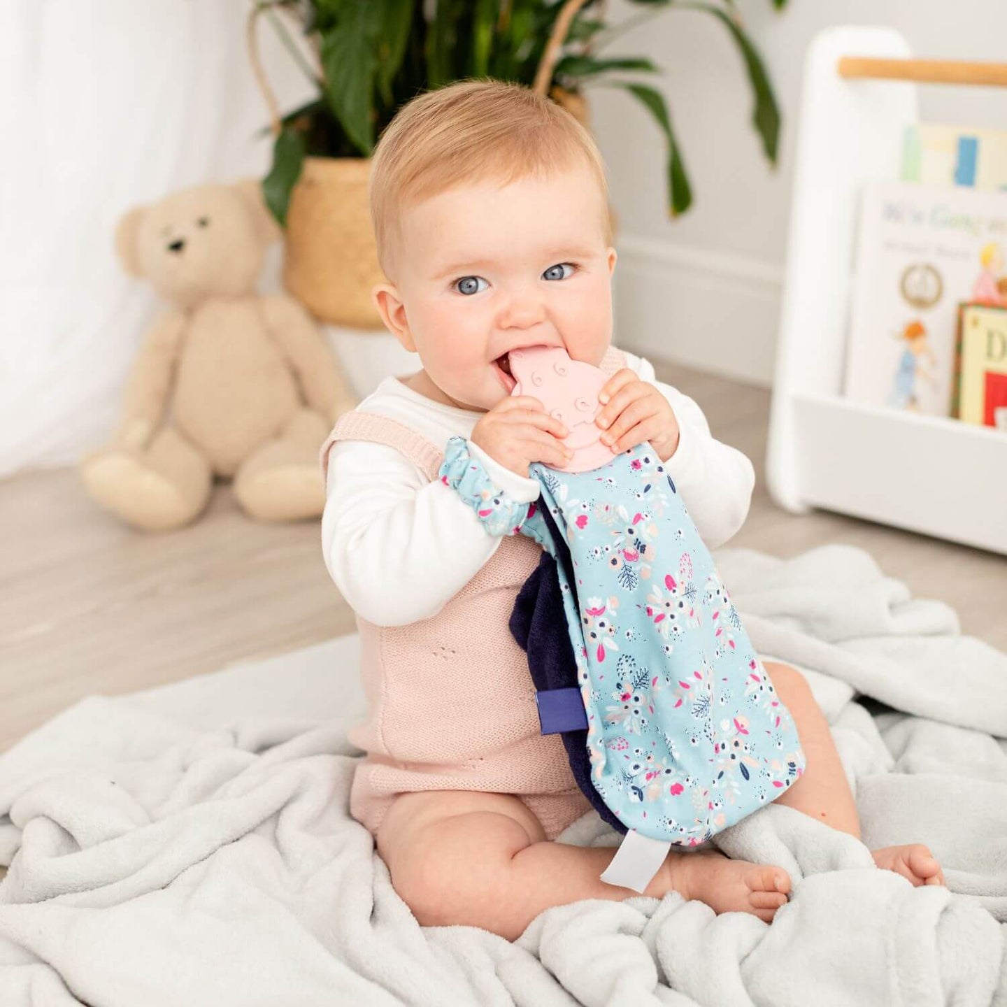 Botanical Bloom Comfortchew - Baby Comforter With Teether