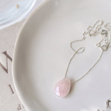 Load image into Gallery viewer, 925 Sterling Silver &amp; Rose Quartz Rain Drop Delicate Necklace
